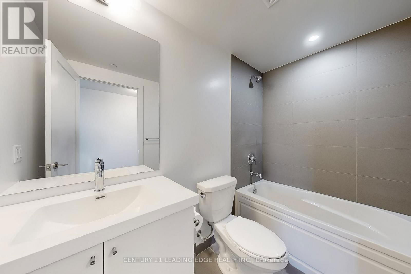 2503 - 2545 SIMCOE STREET Image 22