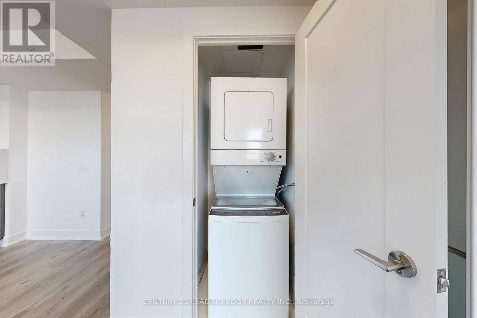 2503 - 2545 SIMCOE STREET Image 23