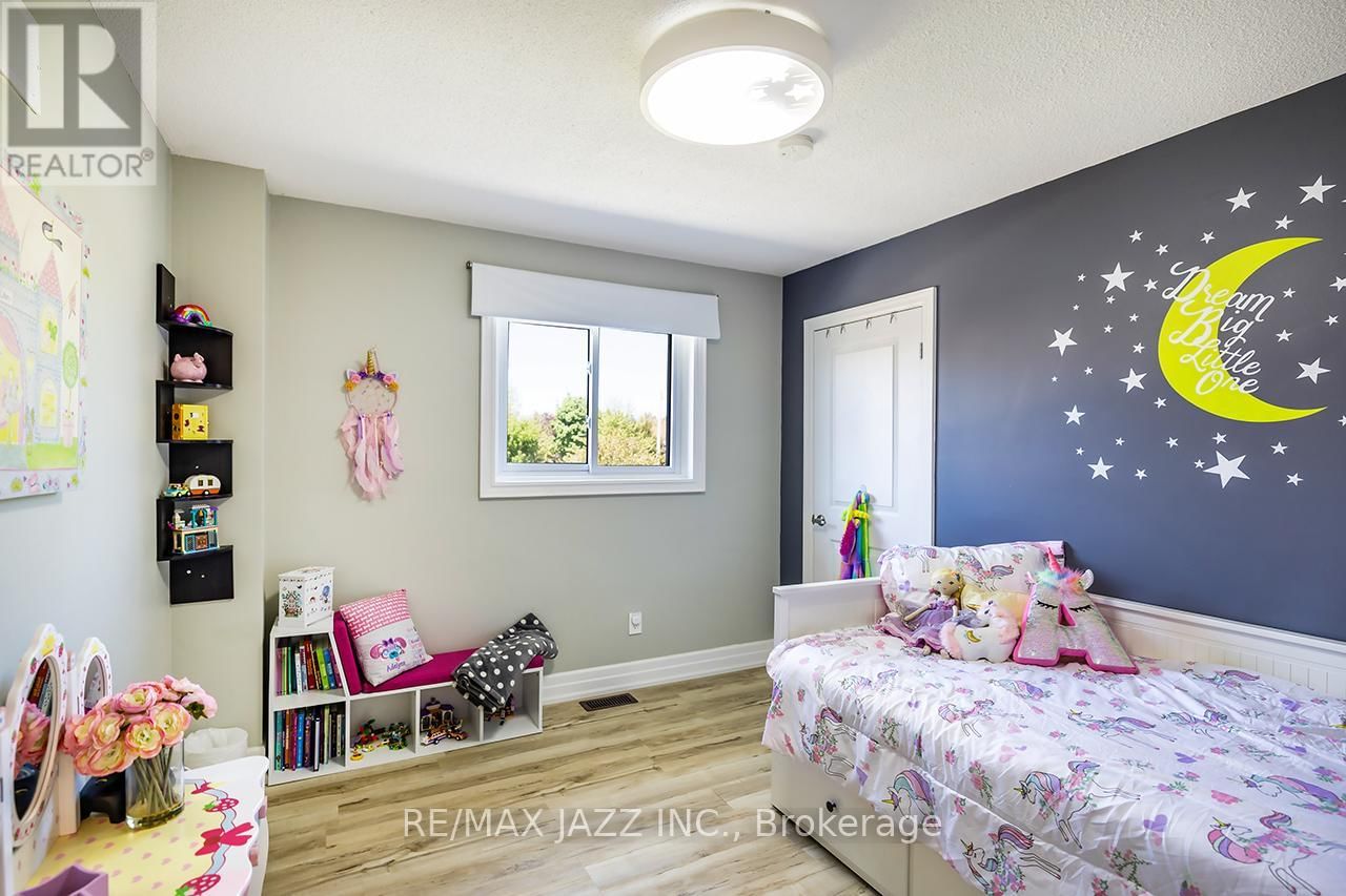 22 KINGSWOOD DRIVE Image 27