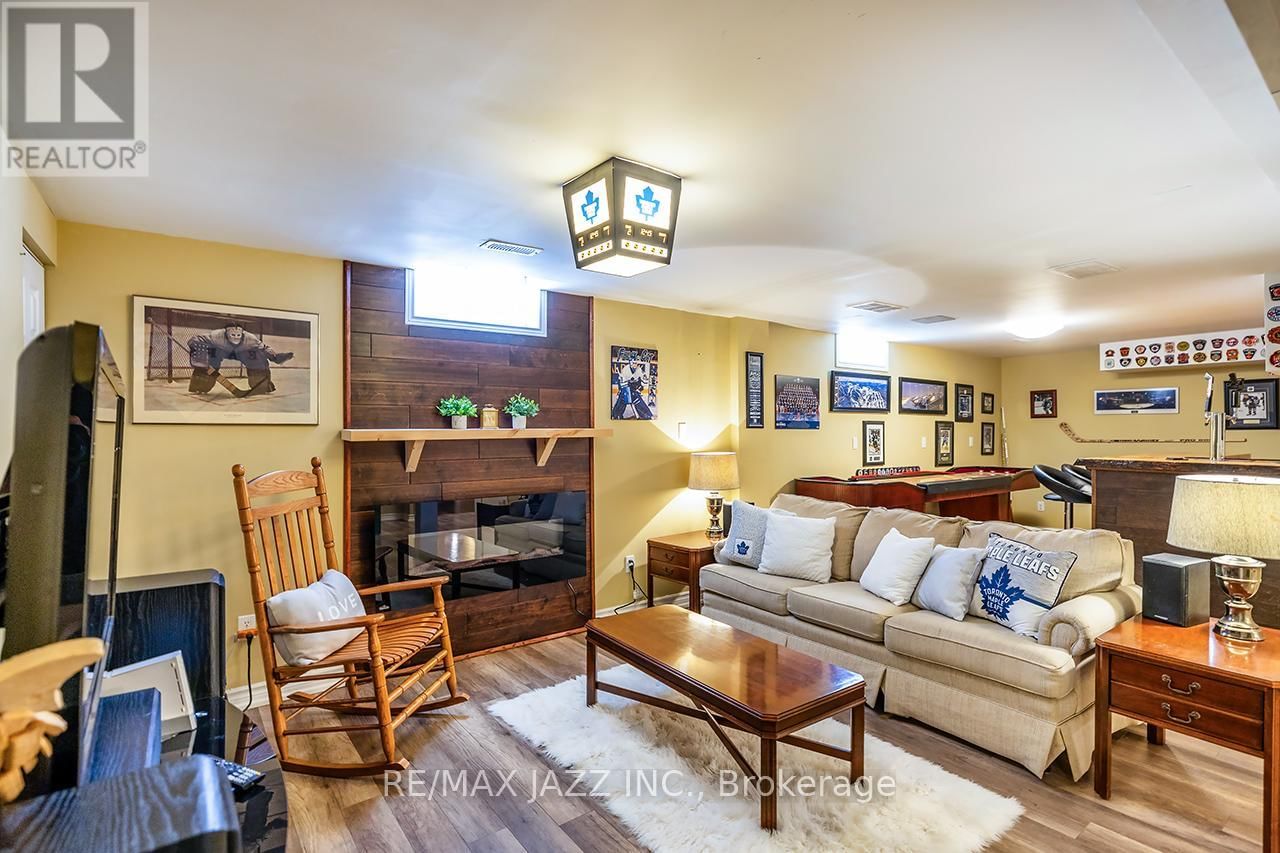 22 KINGSWOOD DRIVE Image 36