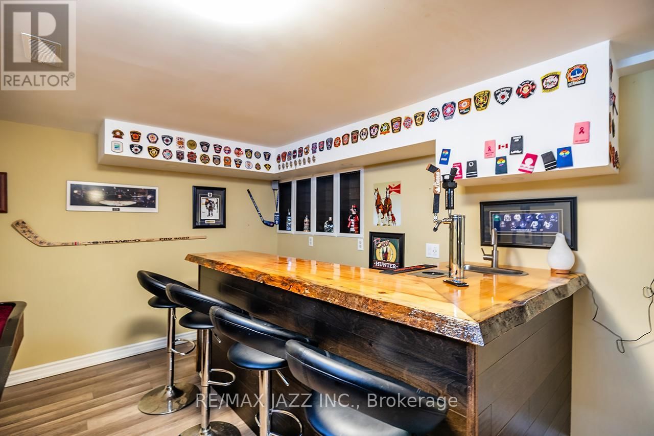 22 KINGSWOOD DRIVE Image 40