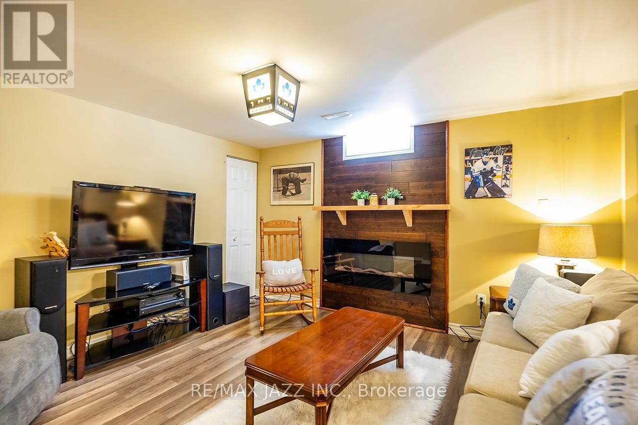22 KINGSWOOD DRIVE Image 42
