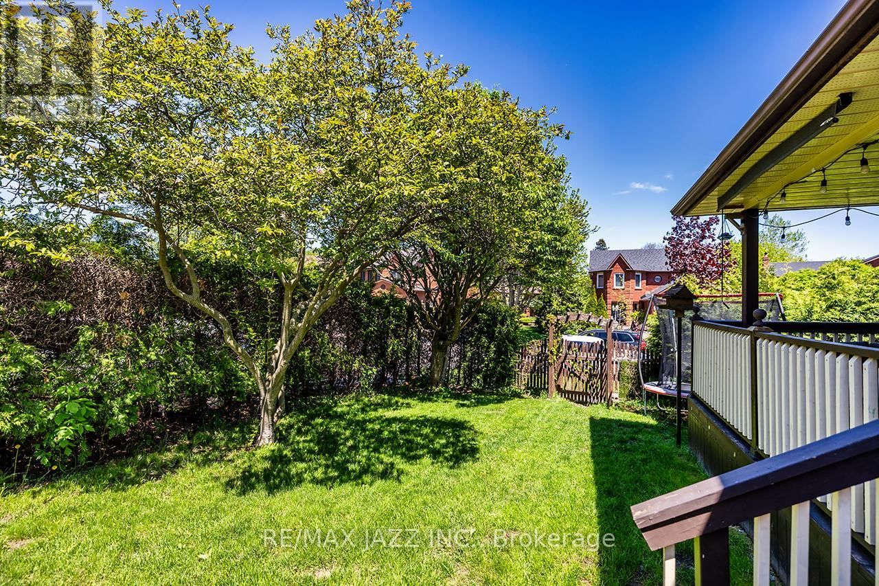 22 KINGSWOOD DRIVE Image 45