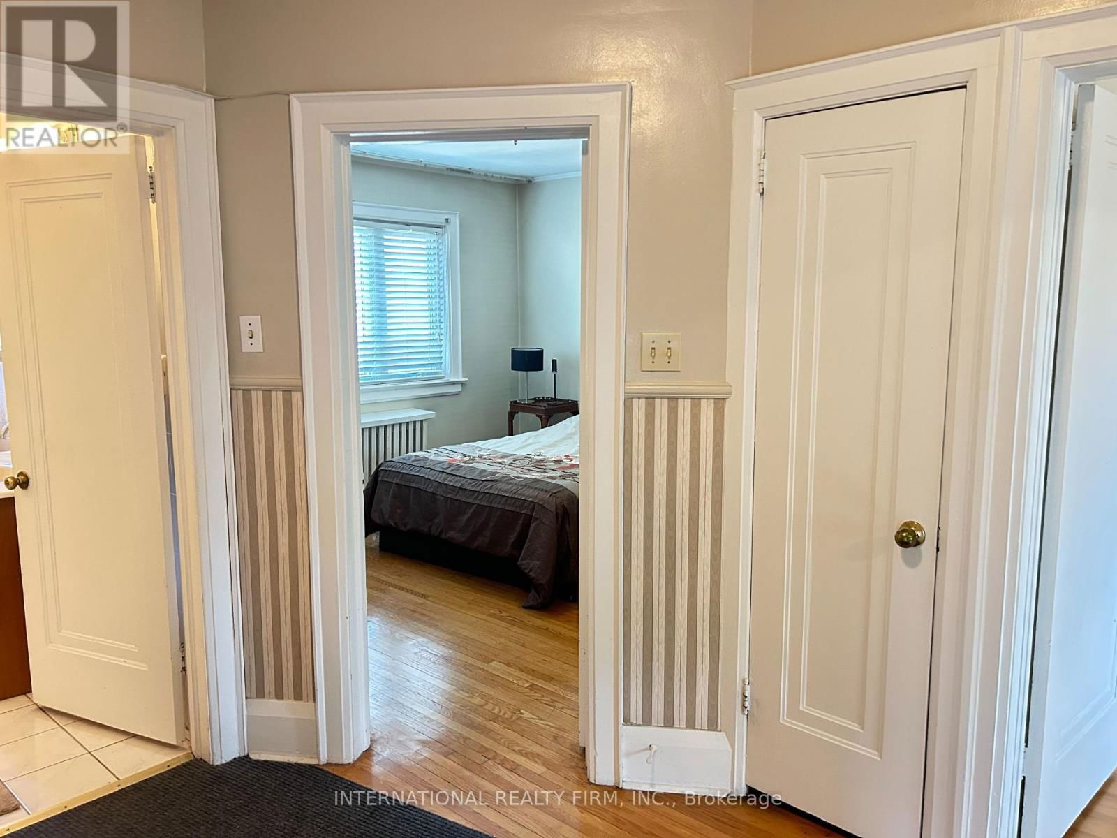 419 MORTIMER AVENUE Image 13