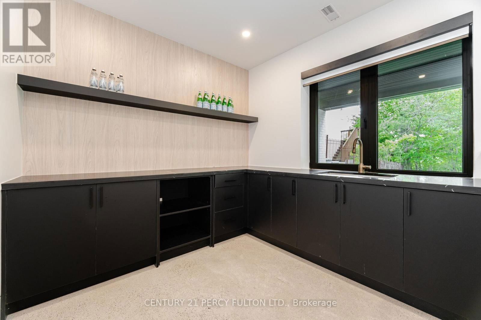 10 HAIDA COURT Image 33