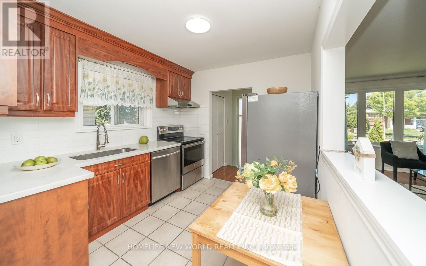 17 SAVARIN STREET Image 10