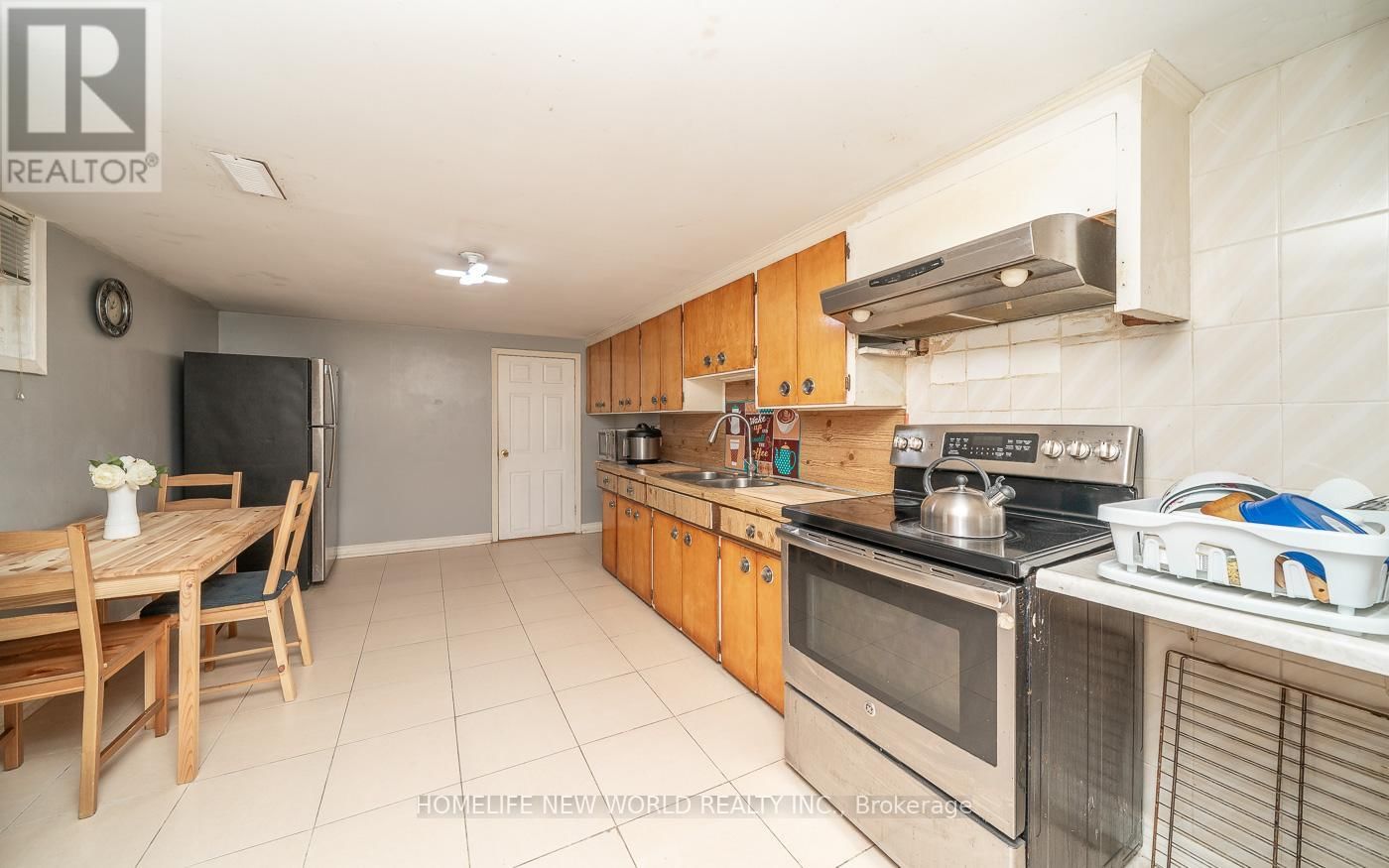 17 SAVARIN STREET Image 24