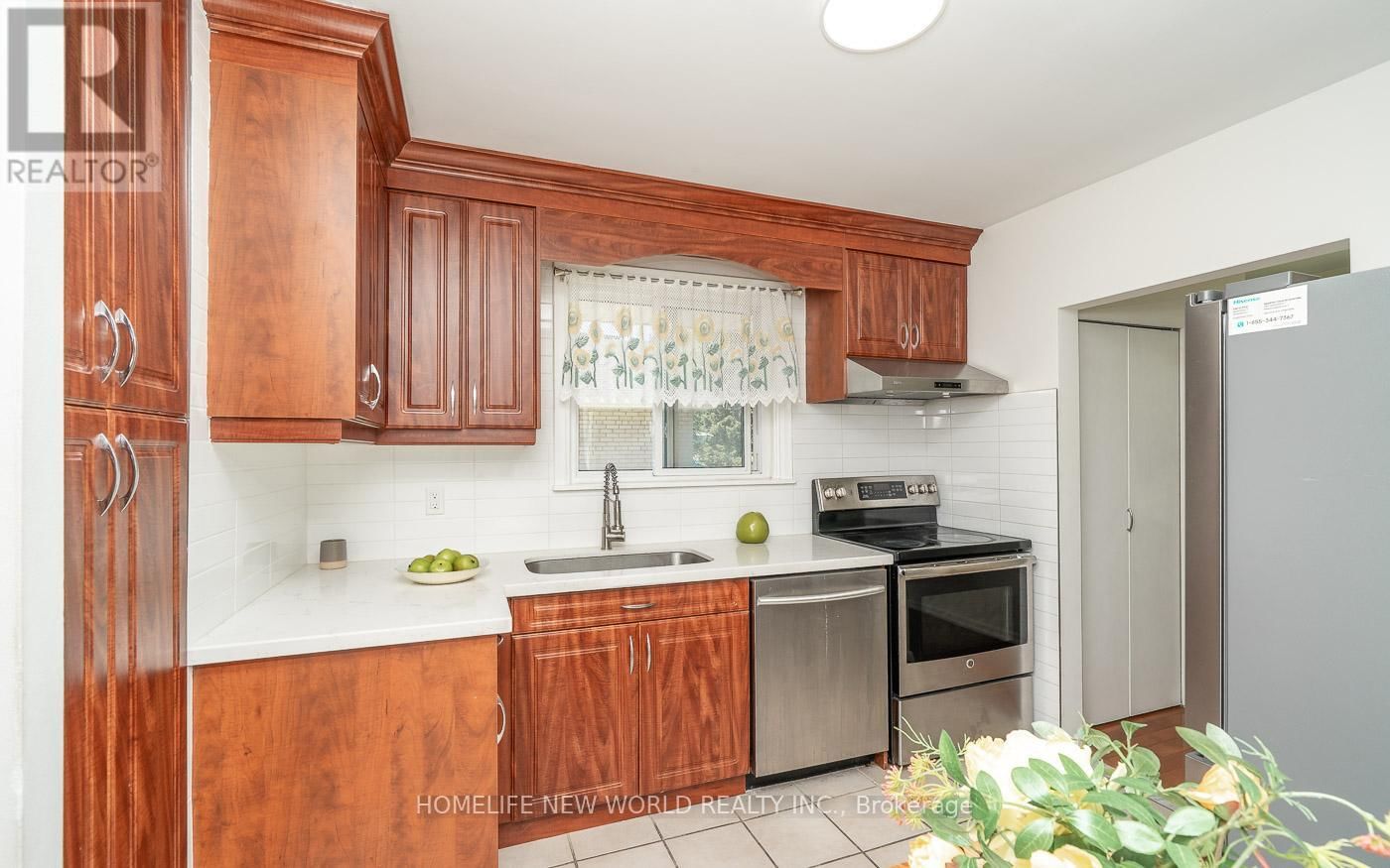17 SAVARIN STREET Image 9