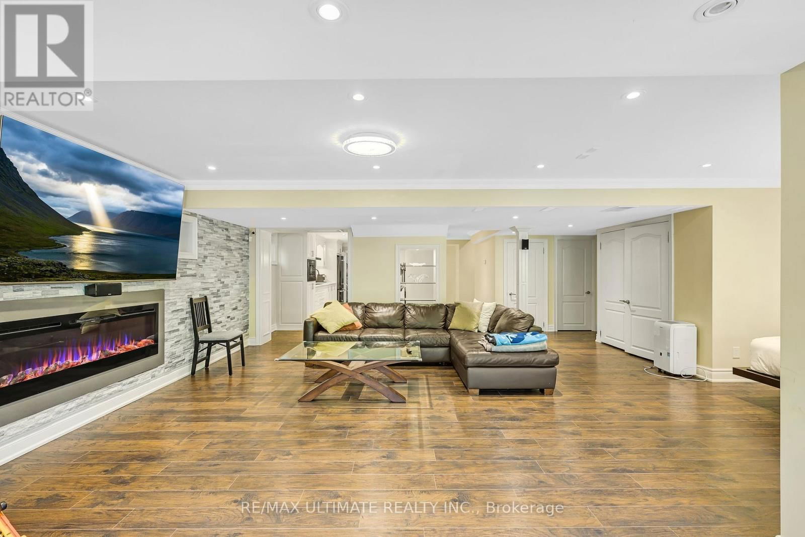 42 DONWOODS CRESCENT Image 26