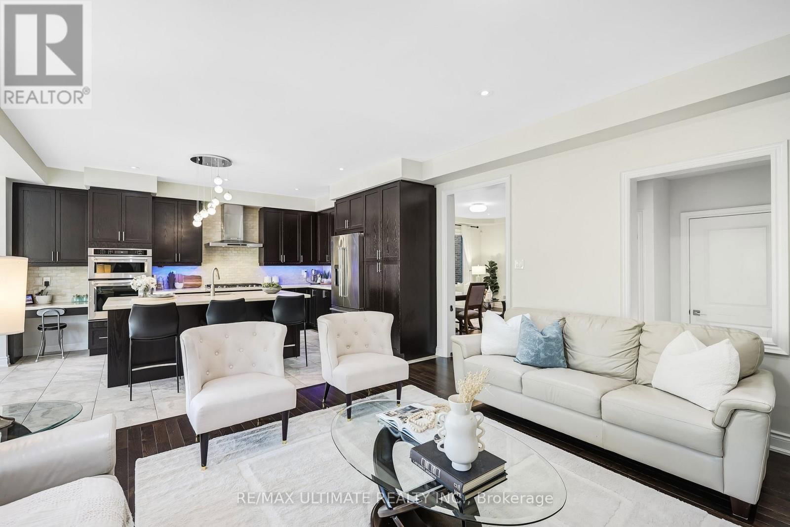 42 DONWOODS CRESCENT Image 3
