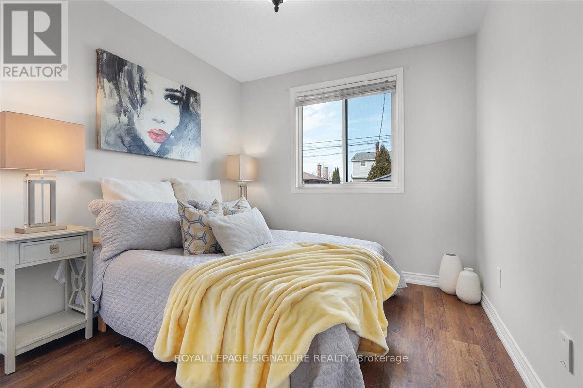 Upper - 590 DEVON AVENUE Image 16