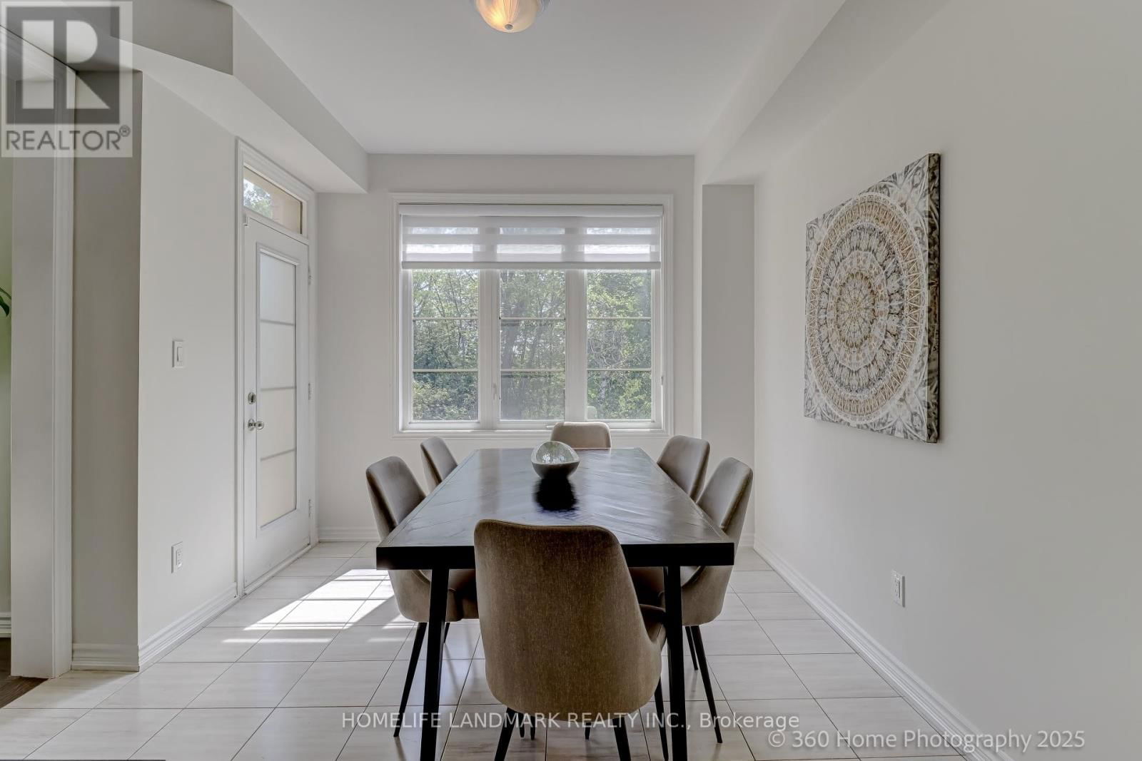 25 WORKMENS CIRCLE Image 10