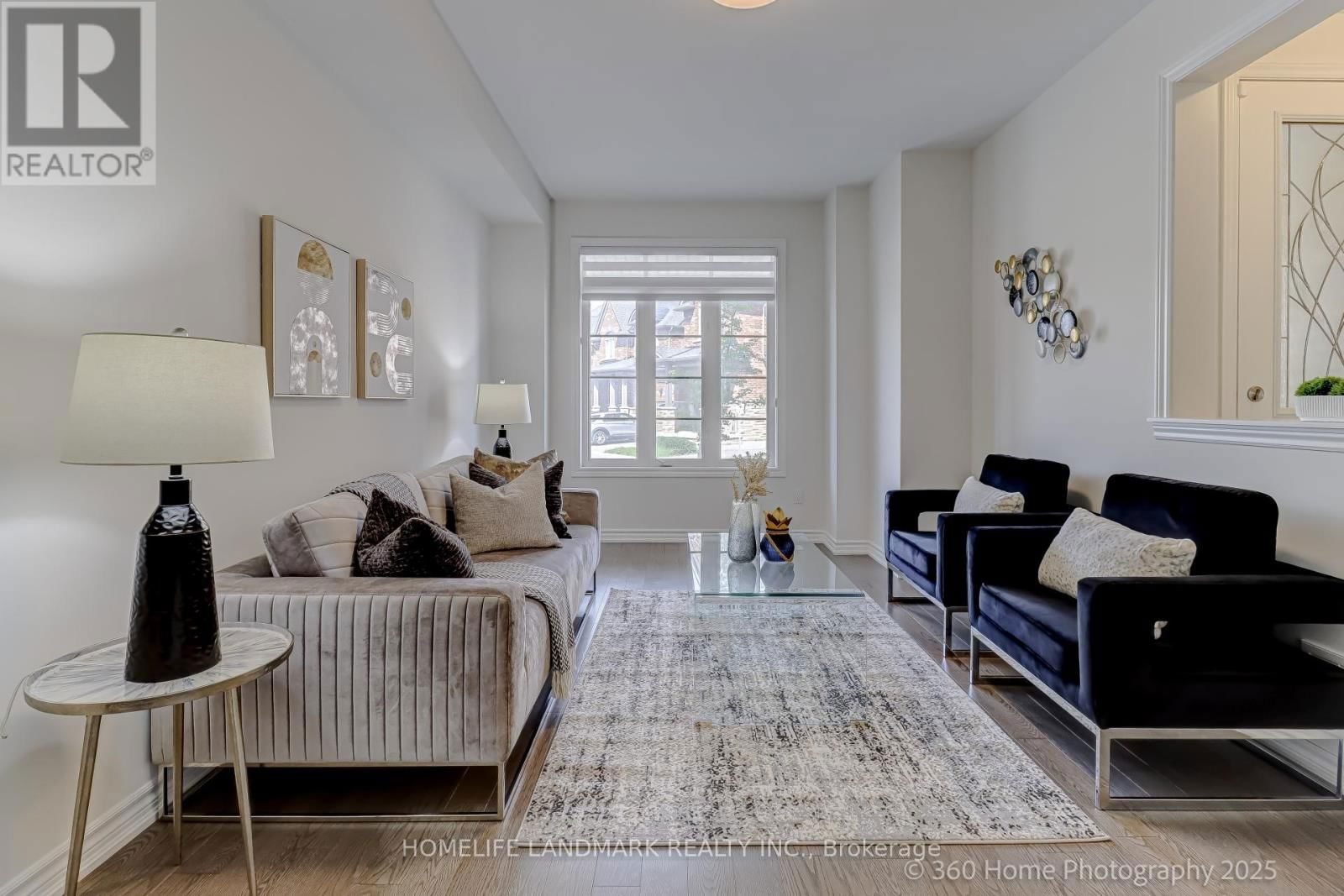 25 WORKMENS CIRCLE Image 13