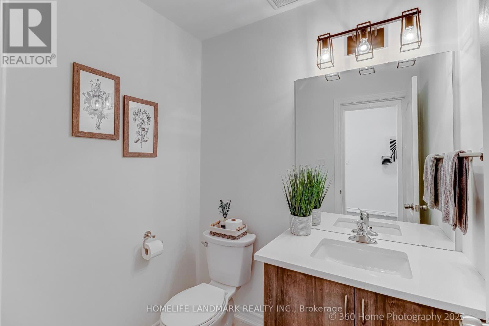 25 WORKMENS CIRCLE Image 17