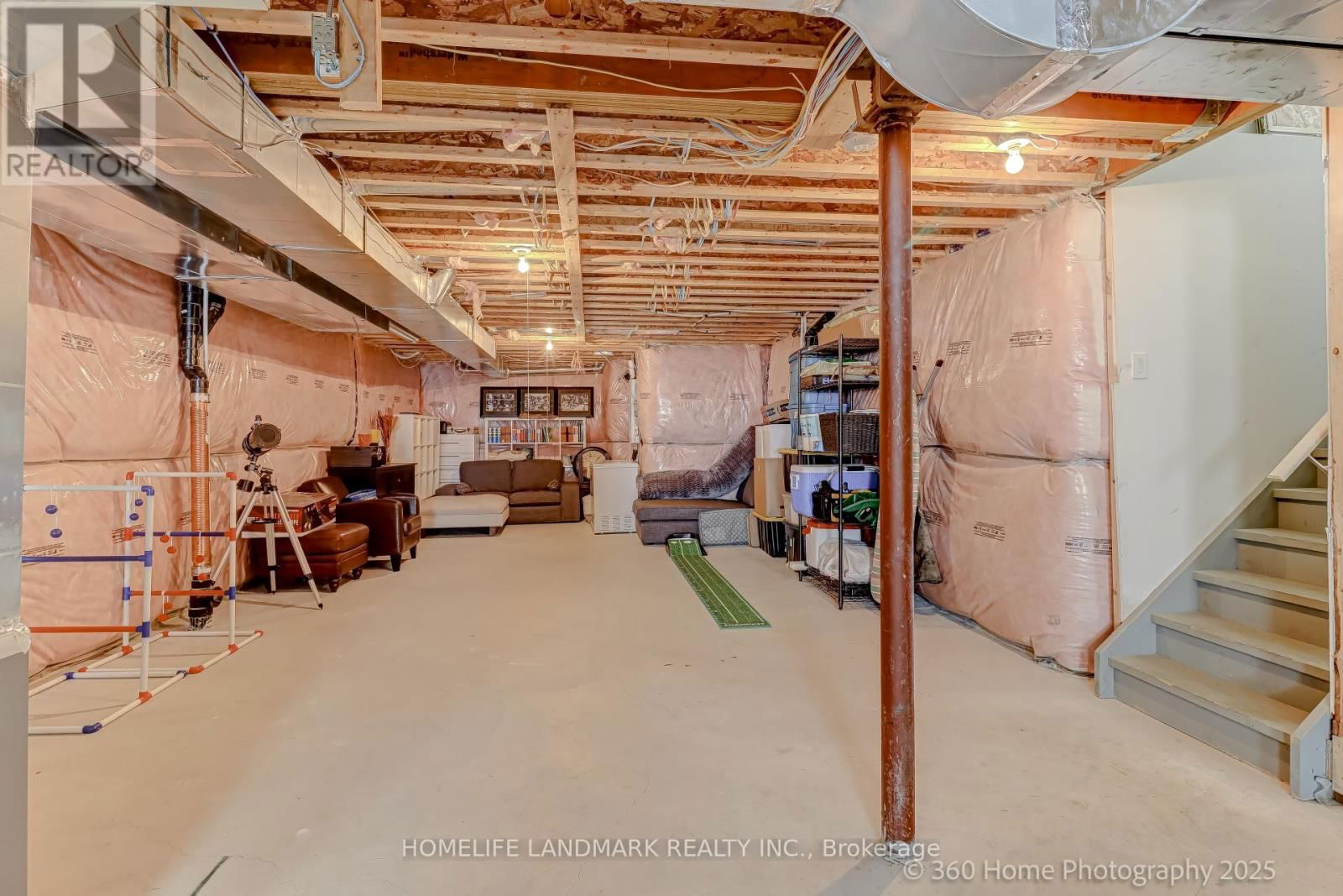 25 WORKMENS CIRCLE Image 28