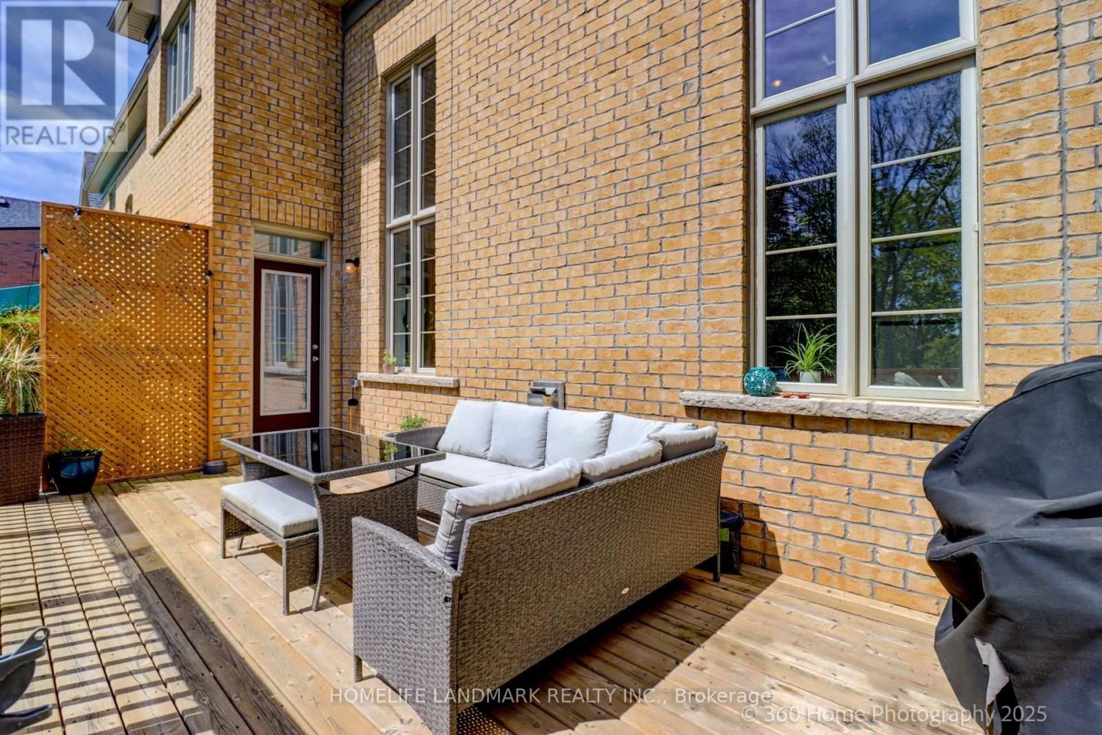 25 WORKMENS CIRCLE Image 30