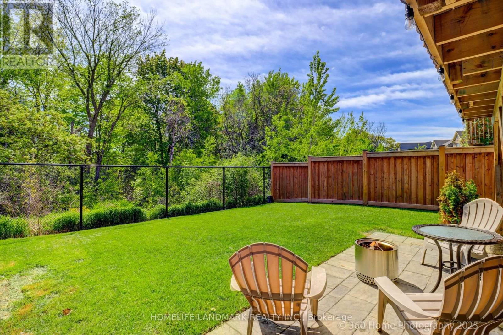 25 WORKMENS CIRCLE Image 33