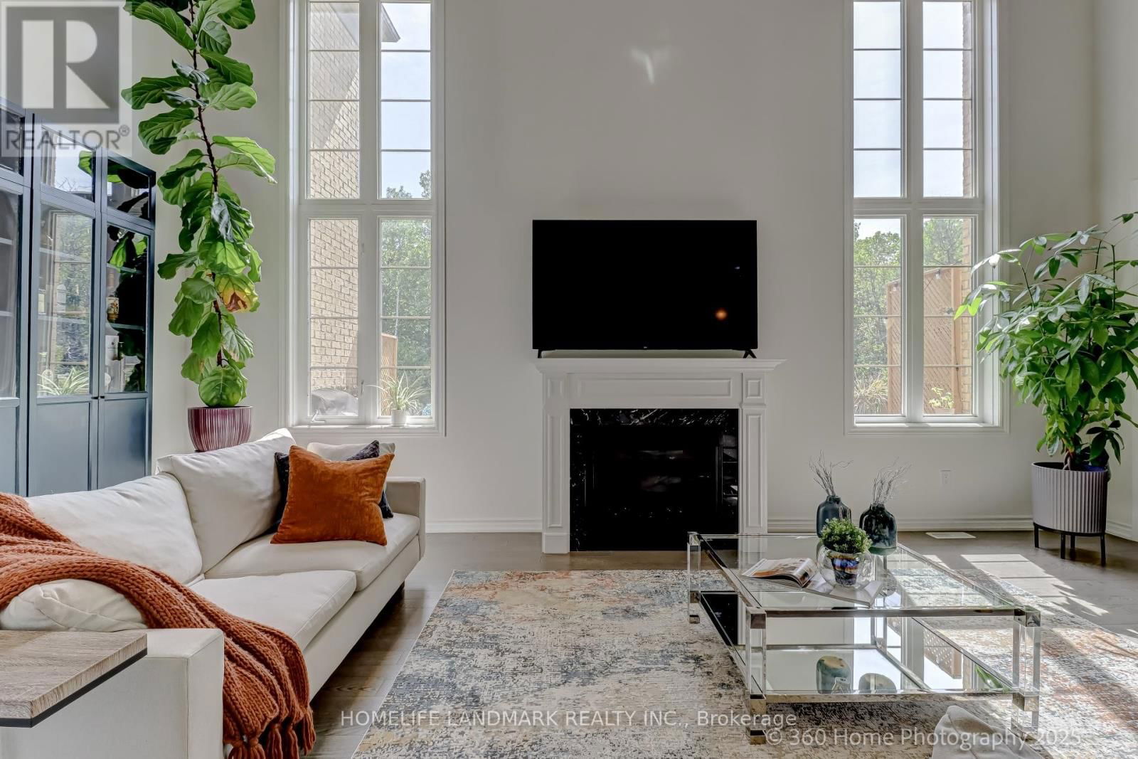 25 WORKMENS CIRCLE Image 6
