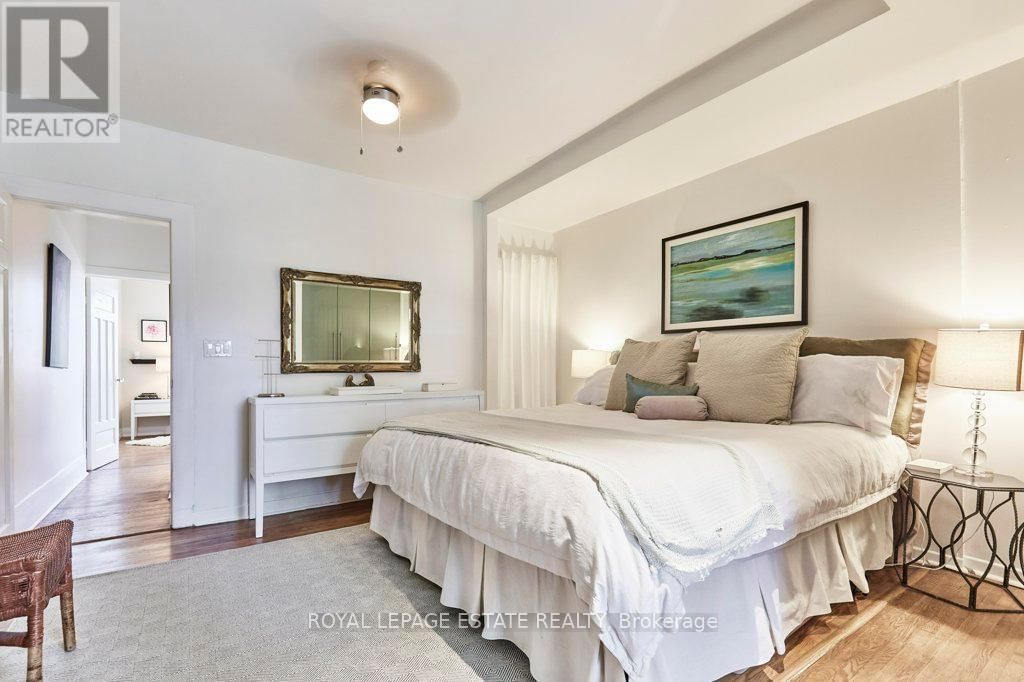 227 SILVER BIRCH AVENUE Image 26