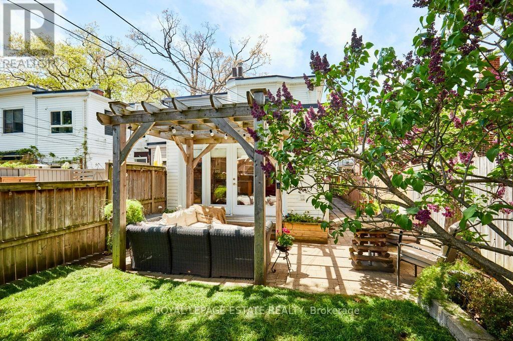227 SILVER BIRCH AVENUE Image 36