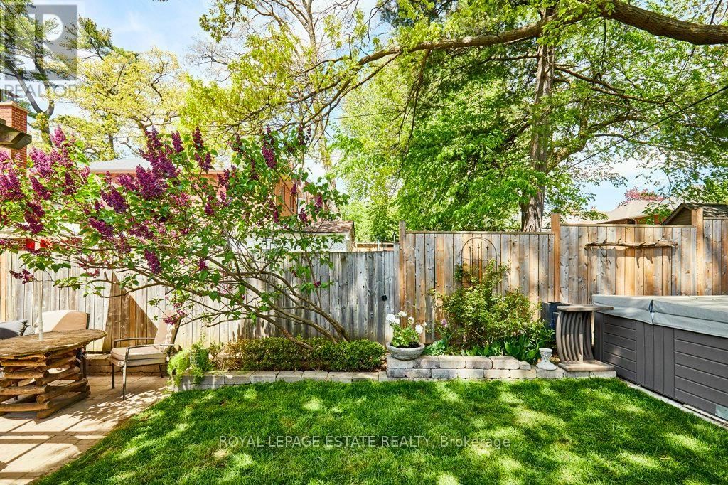 227 SILVER BIRCH AVENUE Image 38