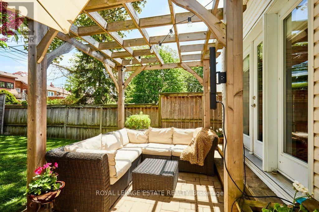 227 SILVER BIRCH AVENUE Image 6