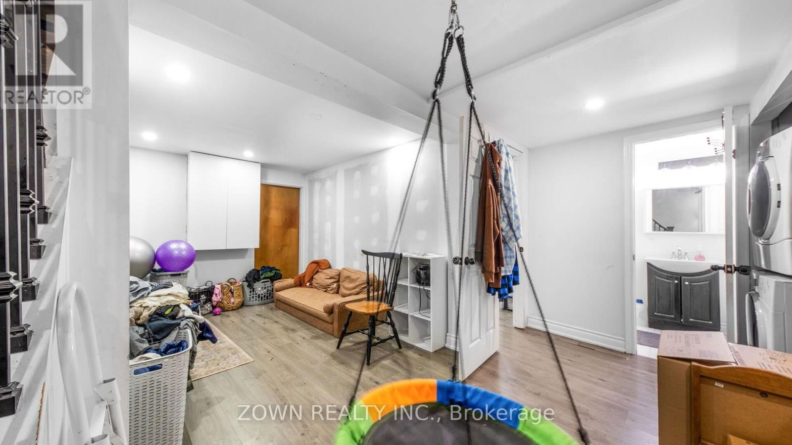 32 - 401 WENWORTH STREET WEST Image 17