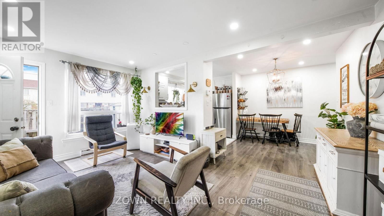 32 - 401 WENWORTH STREET WEST Image 4