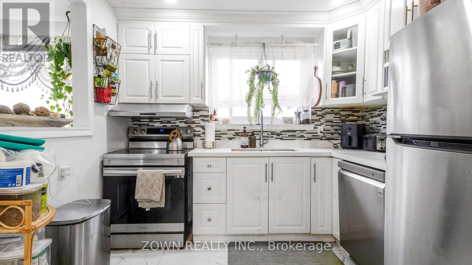 32 - 401 WENWORTH STREET WEST Image 8