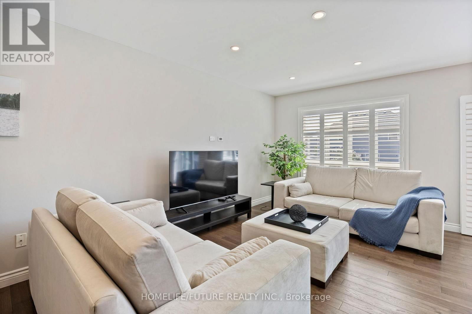 1392 GLASPELL CRESCENT Image 11