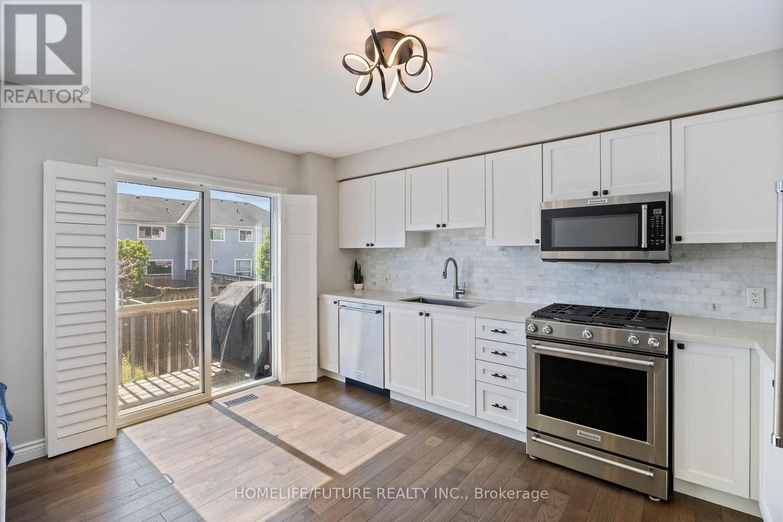 1392 GLASPELL CRESCENT Image 15