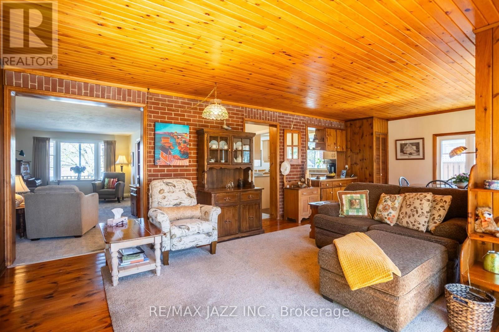 824 MASSON STREET Image 17