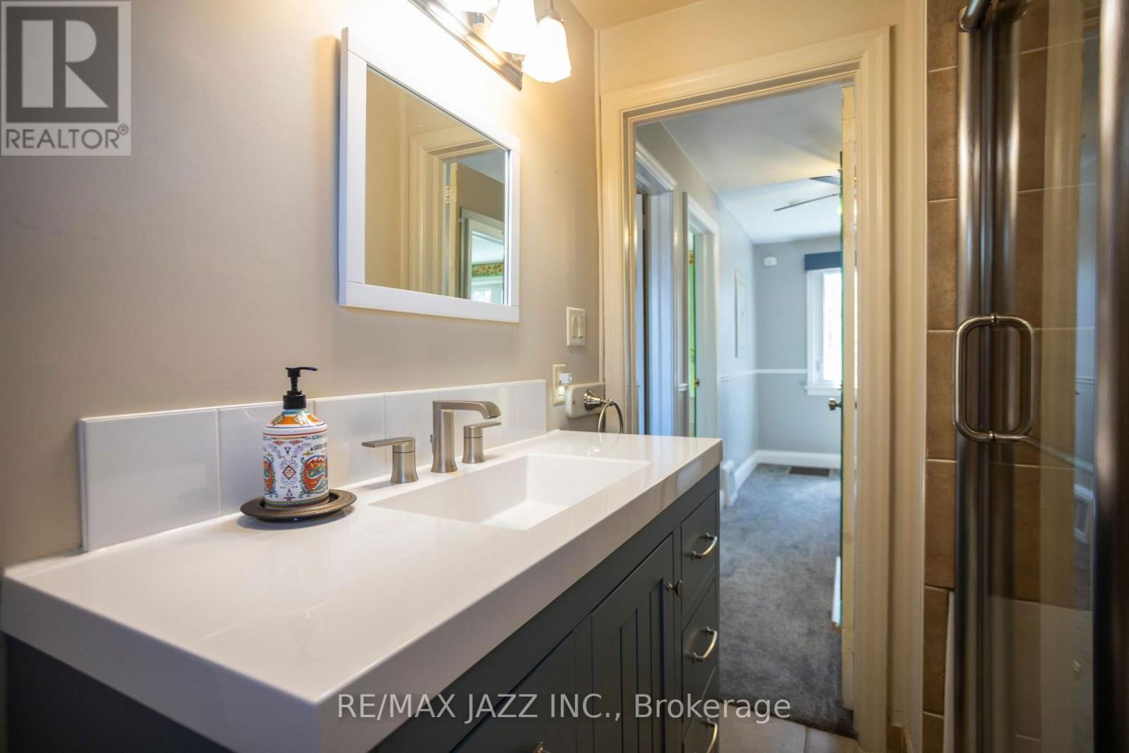 824 MASSON STREET Image 35