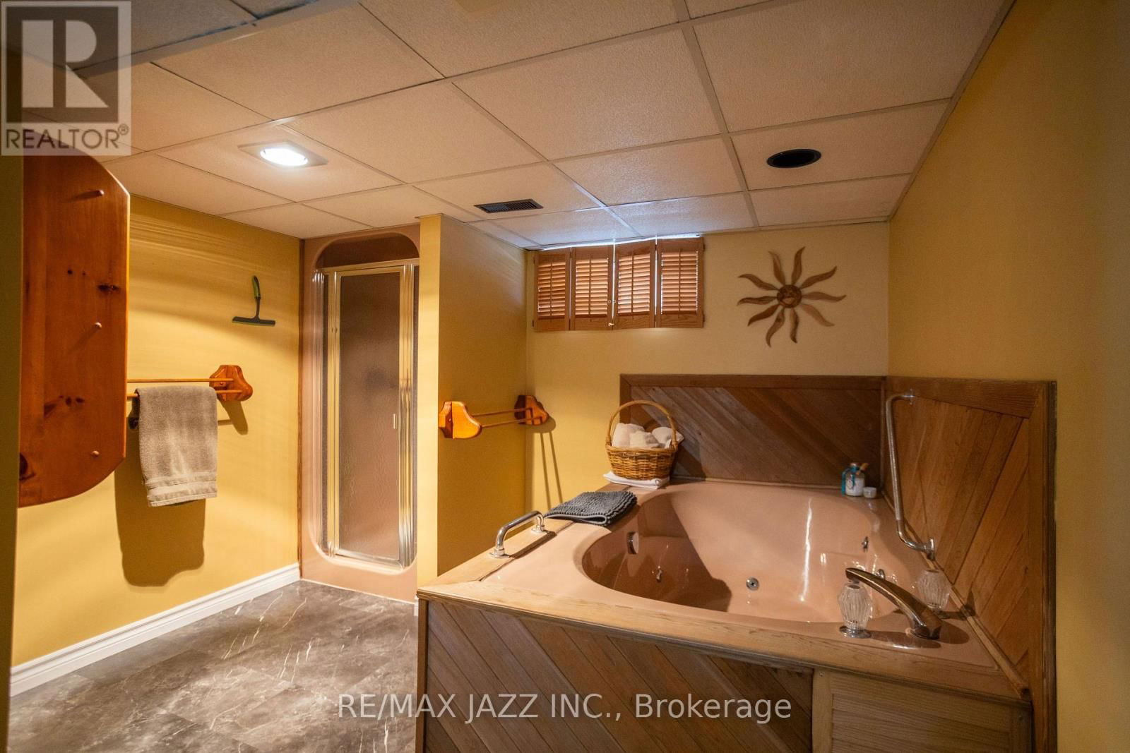 824 MASSON STREET Image 38