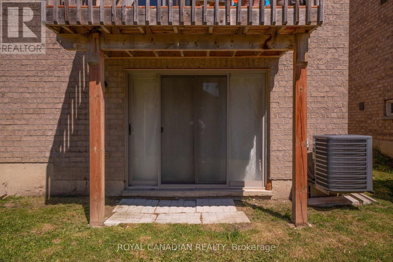 1890 GRANDVIEW STREET NORTH Image 12