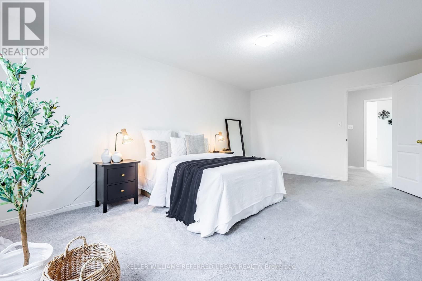 50 HORNSELL CIRCLE Image 32