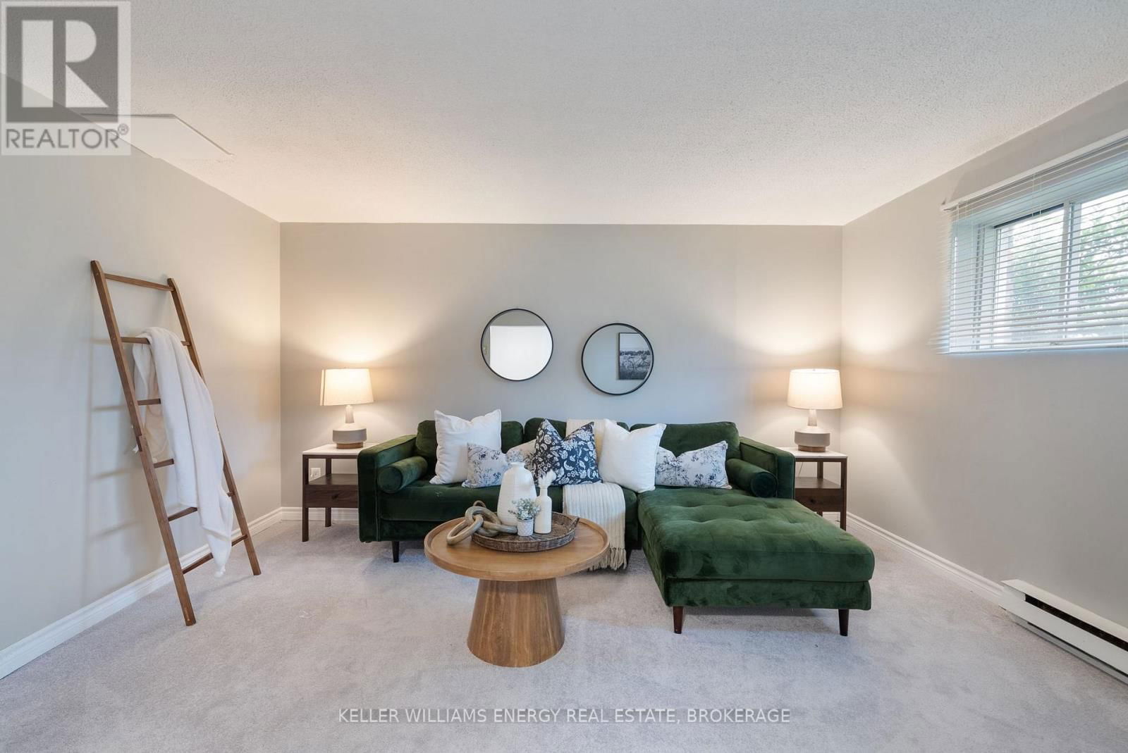 736 CRICKLEWOOD DRIVE Image 21