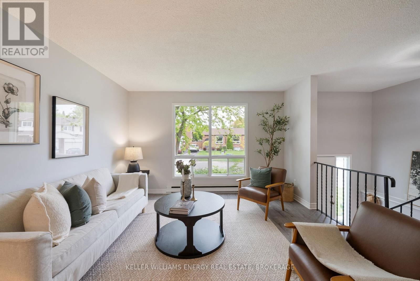 736 CRICKLEWOOD DRIVE Image 3