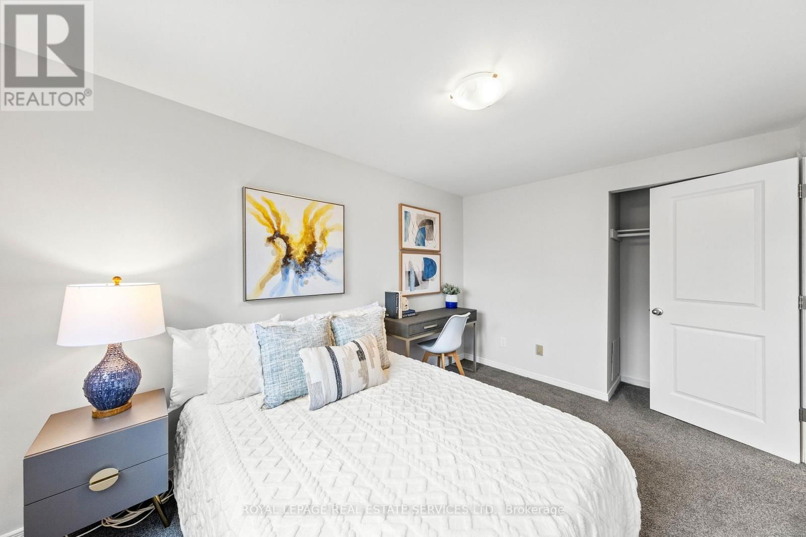 426 CAMELOT COURT Image 29