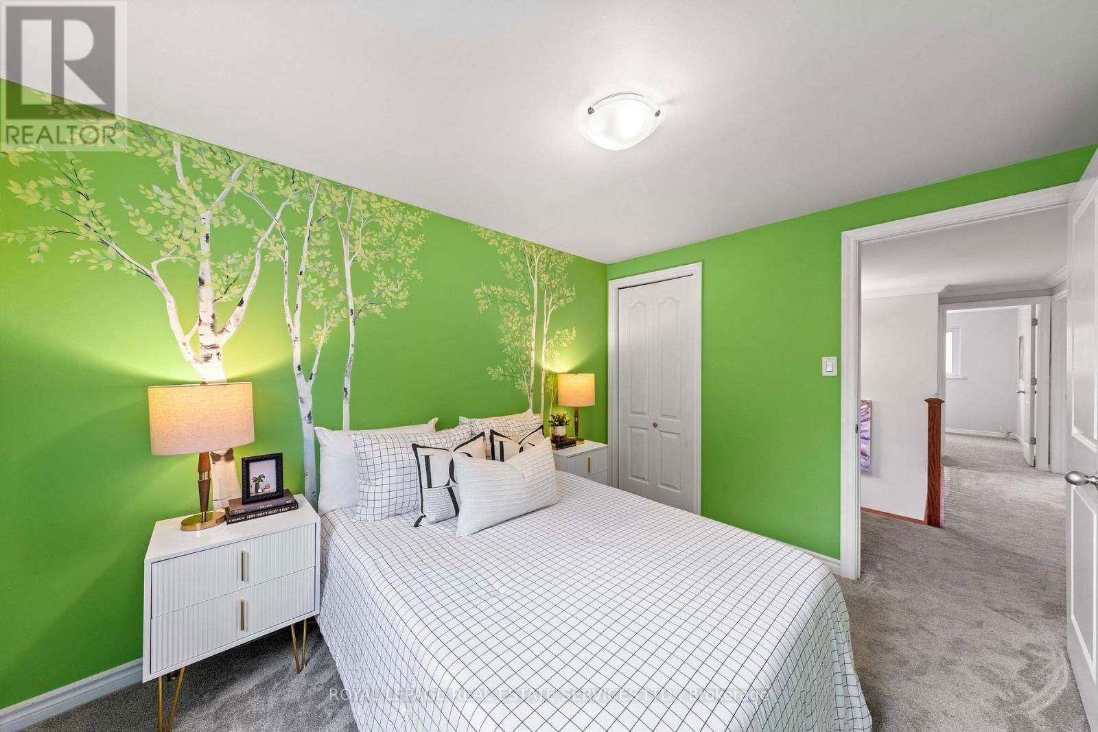 426 CAMELOT COURT Image 31
