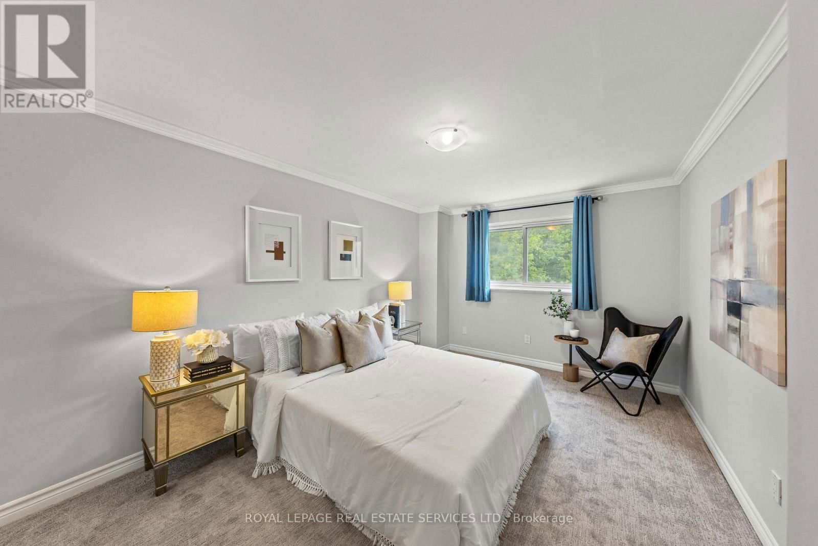 426 CAMELOT COURT Image 32