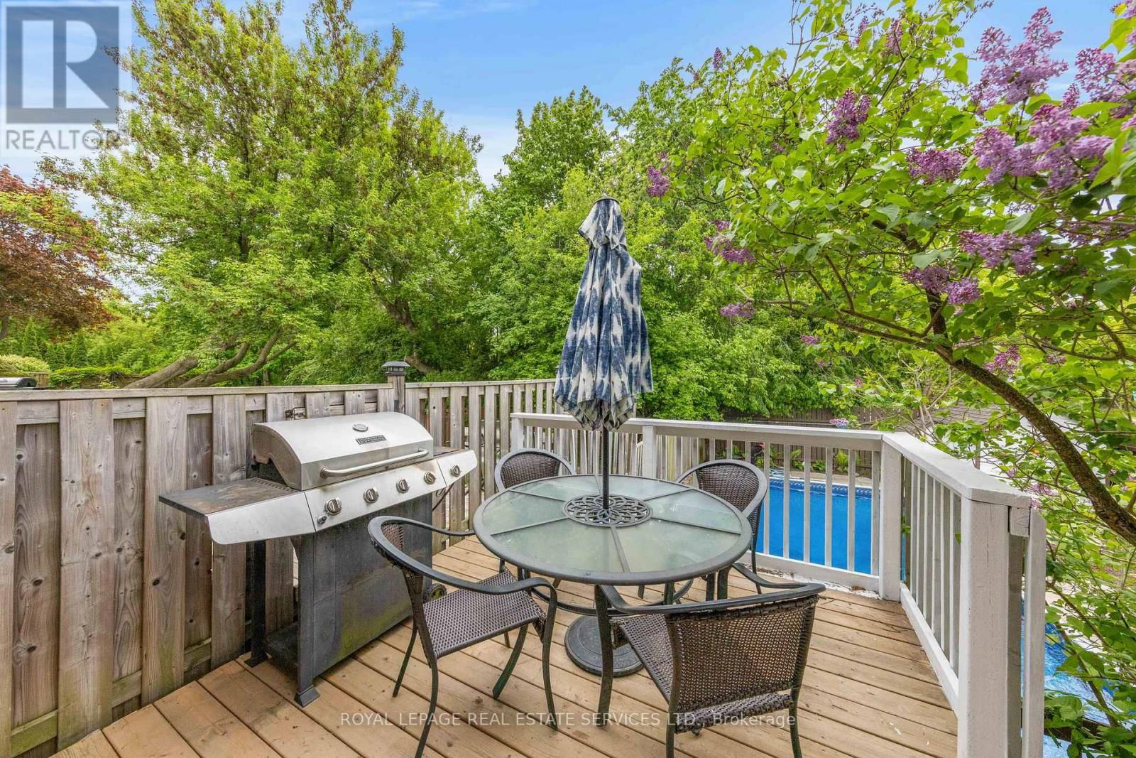 426 CAMELOT COURT Image 39