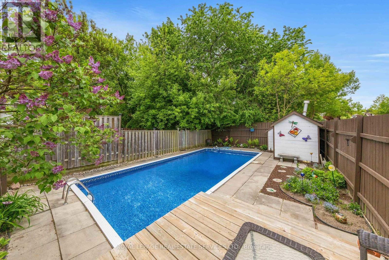 426 CAMELOT COURT Image 43