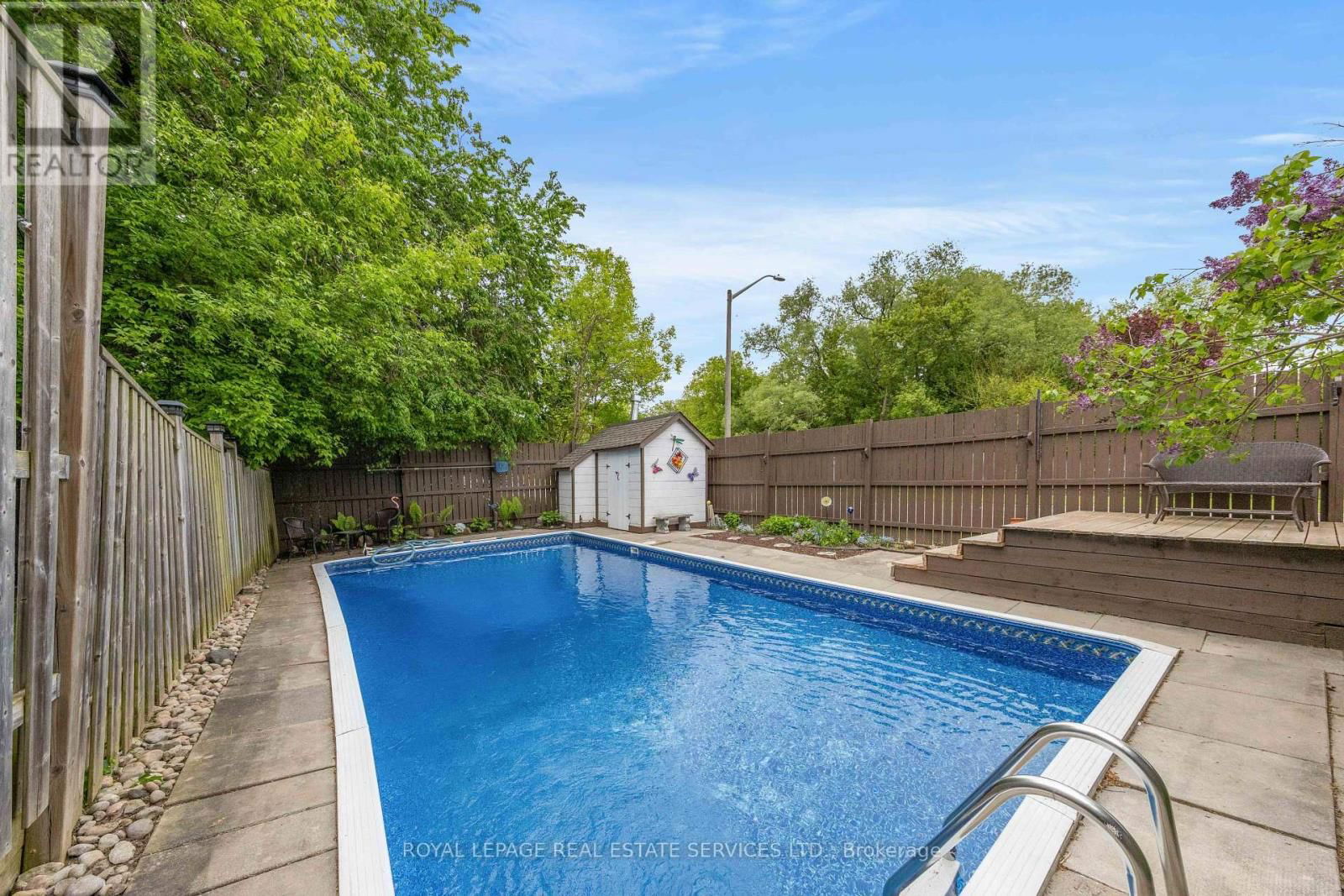 426 CAMELOT COURT Image 46