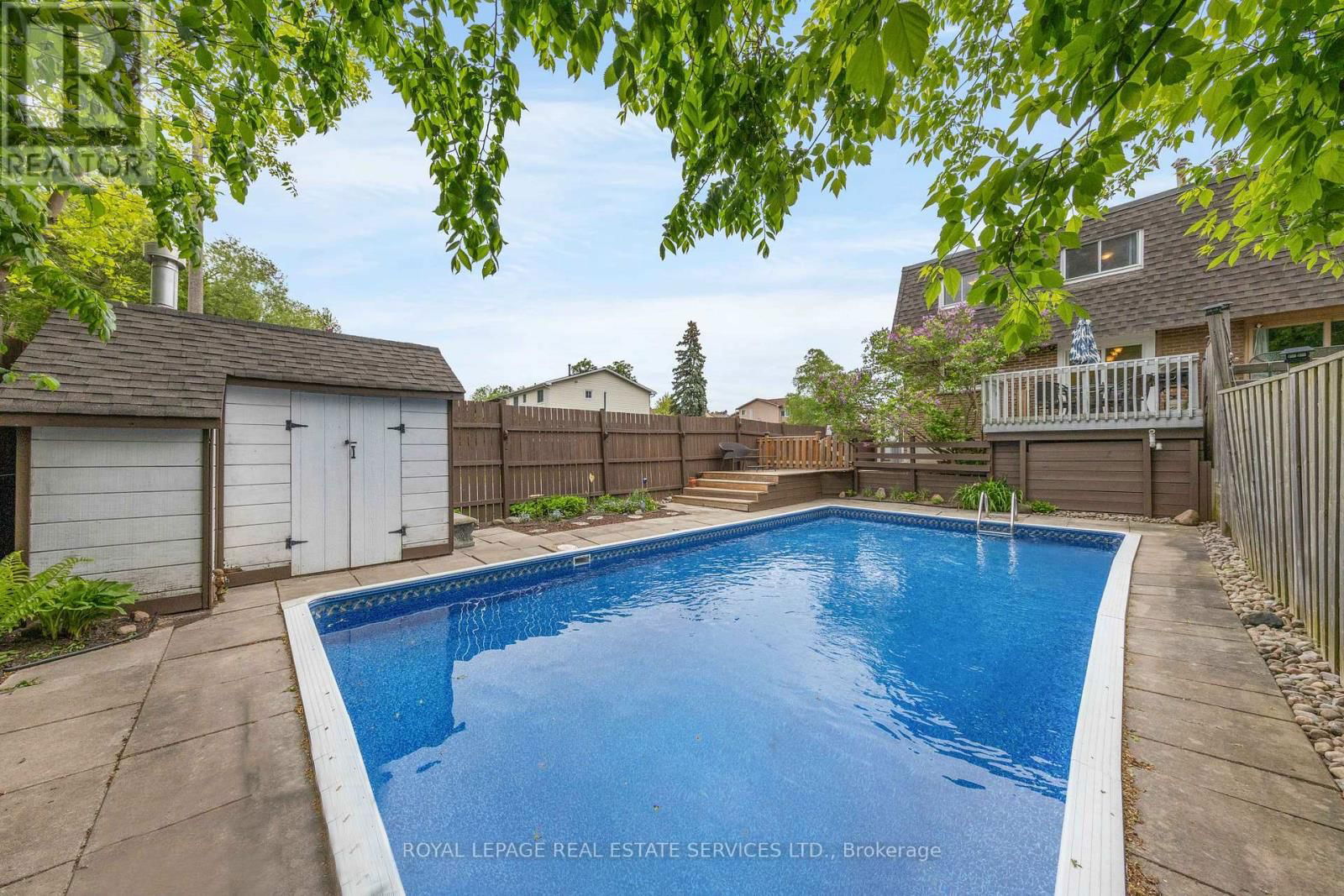 426 CAMELOT COURT Image 47