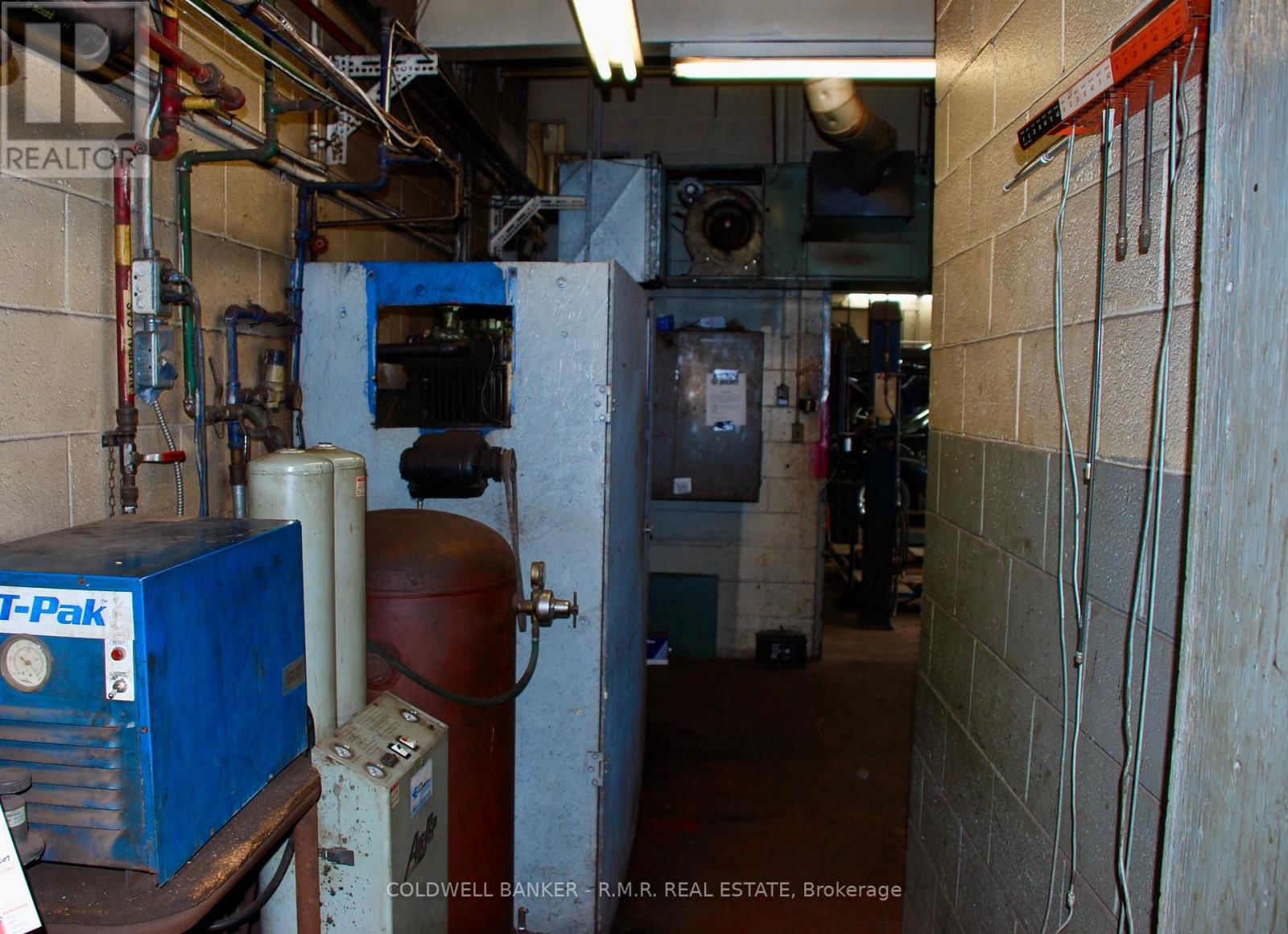 1080 SIMCOE STREET NORTH Image 7