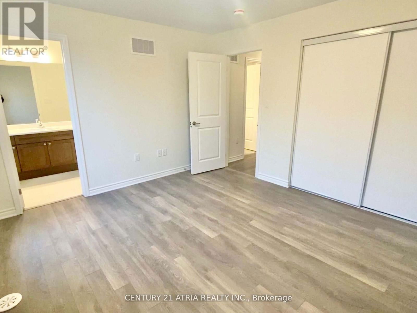 3340 THUNDERBIRD PROMENADE Image 16