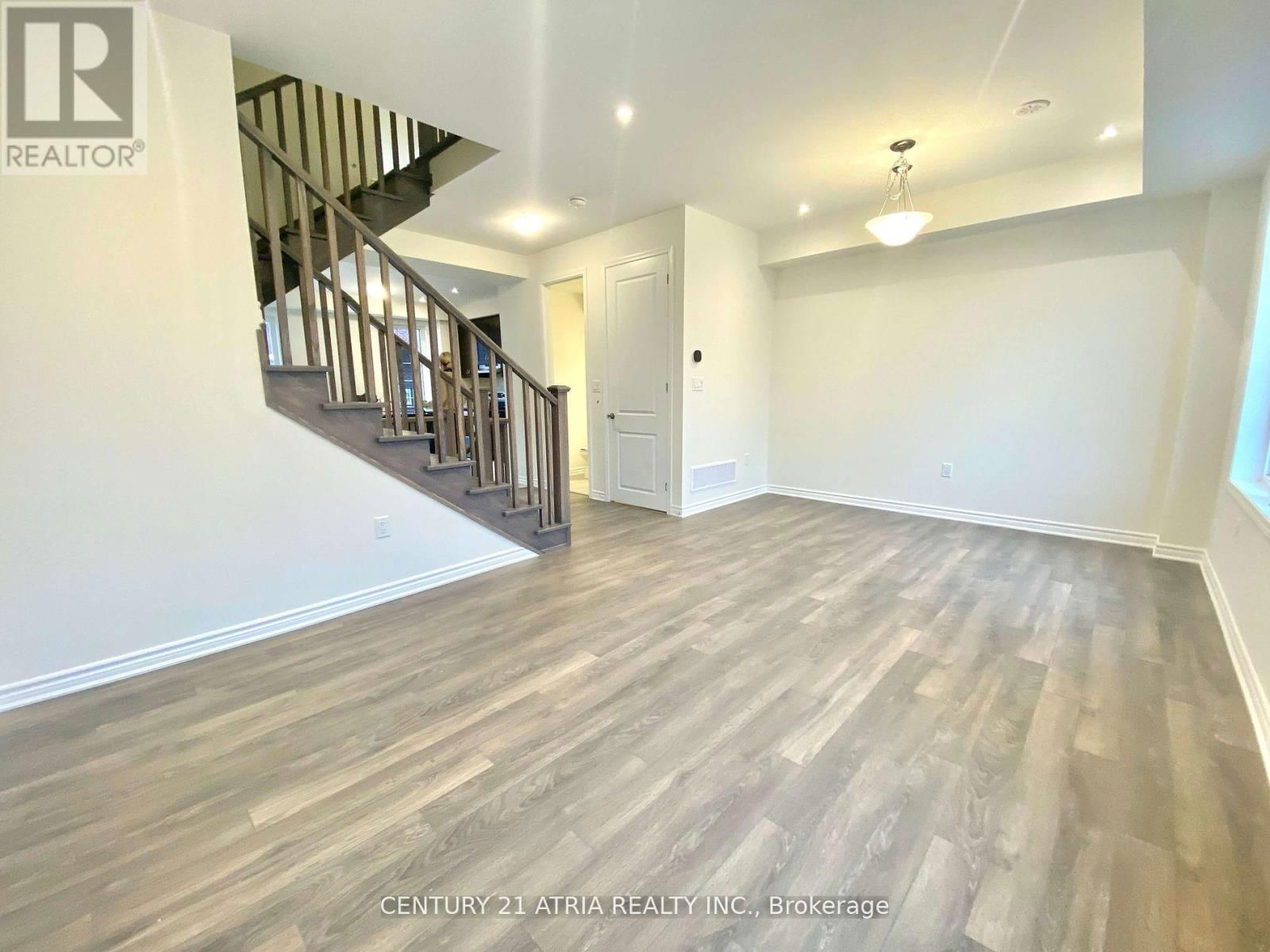 3340 THUNDERBIRD PROMENADE Image 3