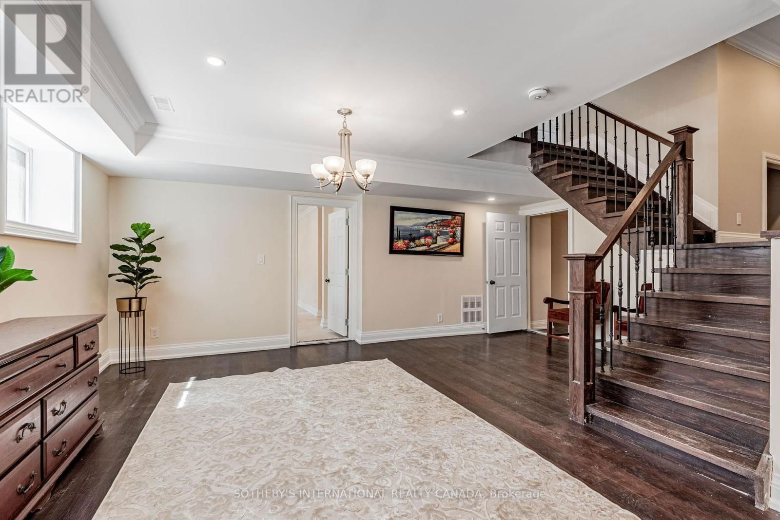 802 FAIRVIEW AVENUE Image 35