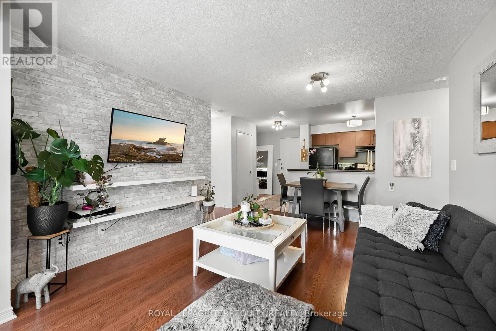 217 - 3650 KINGSTON ROAD Image 19